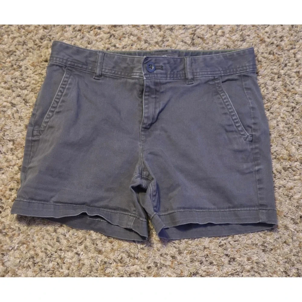 Eddie Bauer‎ Slightly Curvy Fit Chino Shorts Women's Size 6 Gray